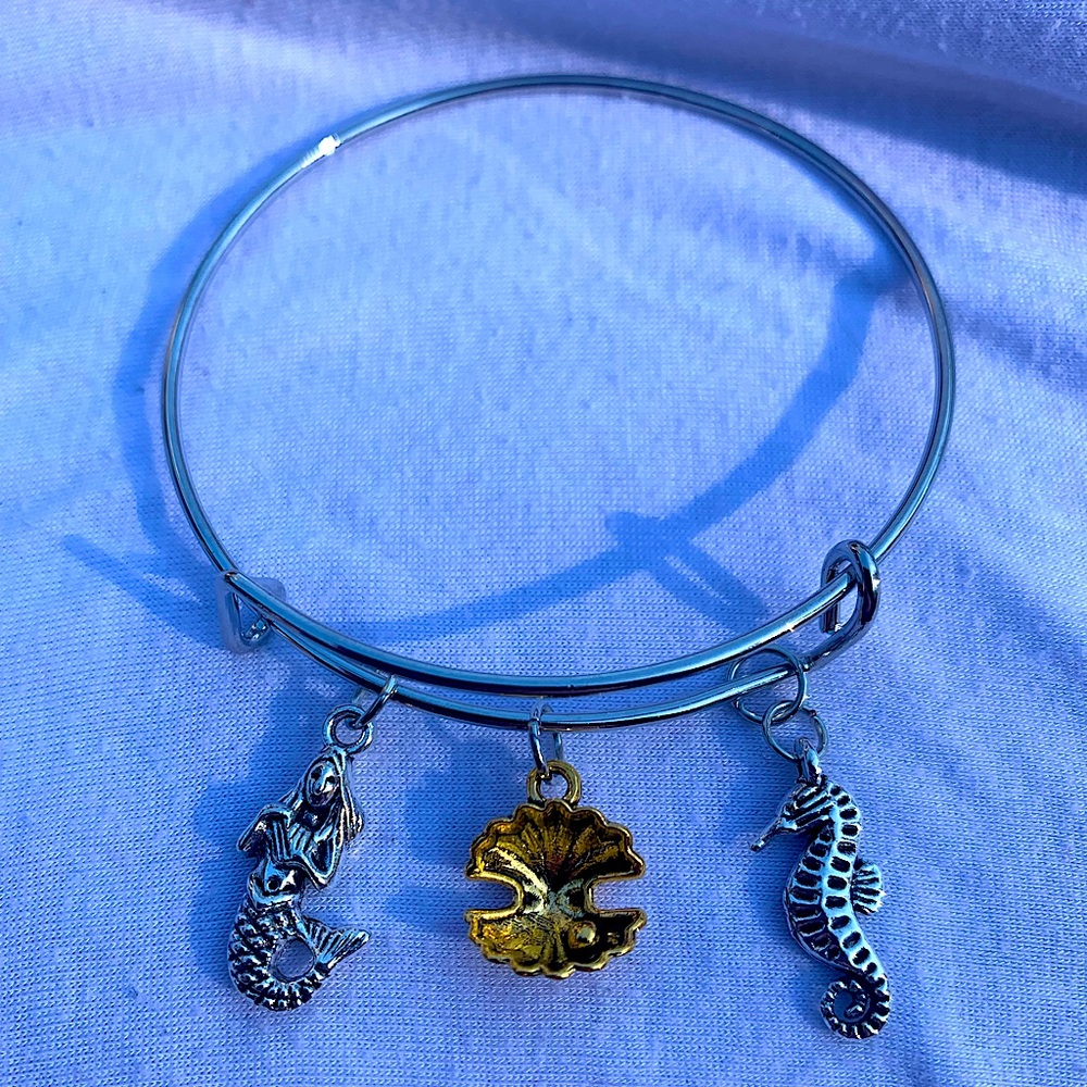 Brand New! Handmade! Adjustable Charm Bangle Bracelet!